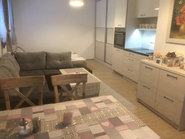 Apartman Filipovice S Letni Terasou Exteriör bild
